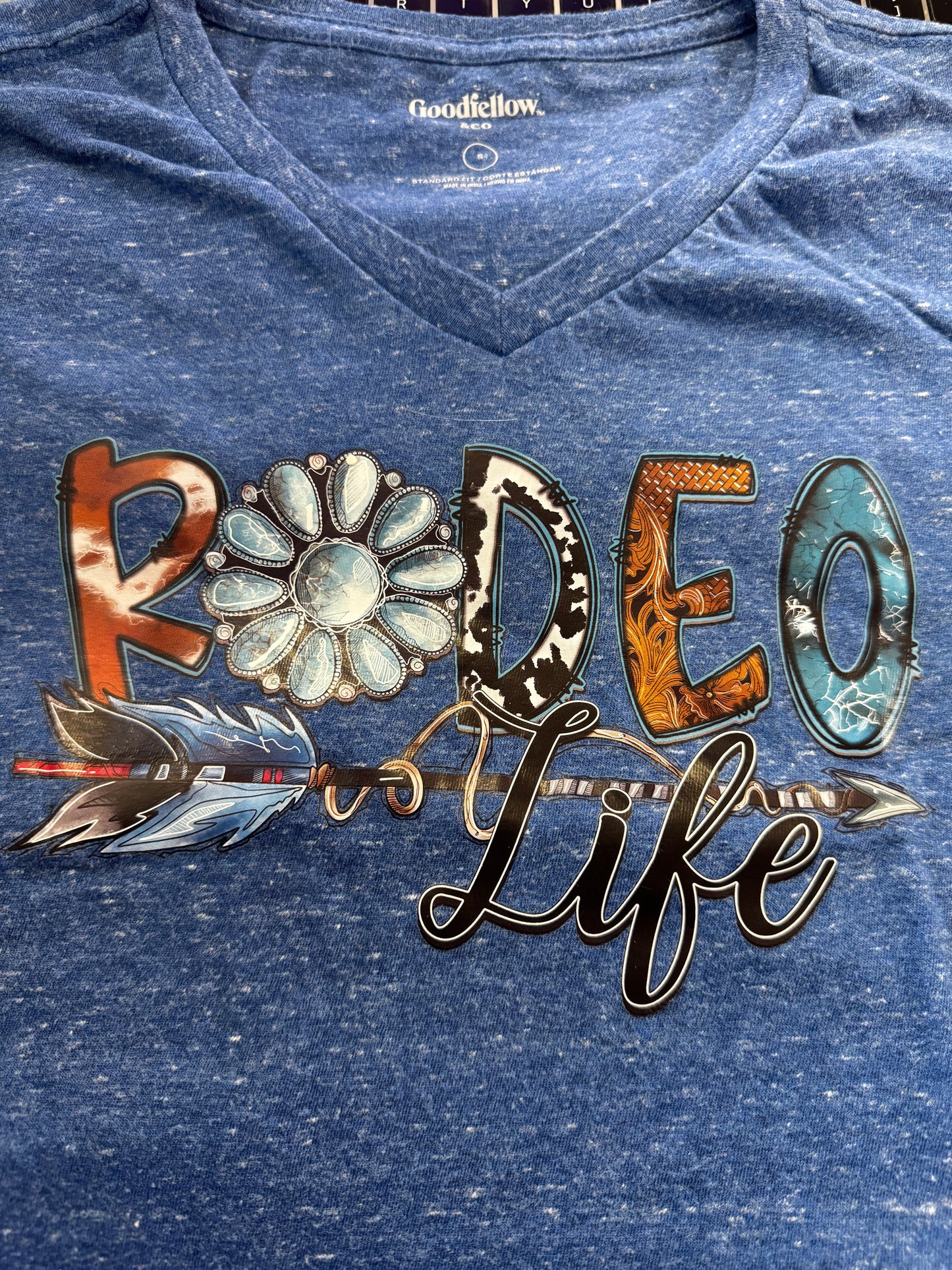 Graphic Tshirts - Rodeo Vibe Vneck